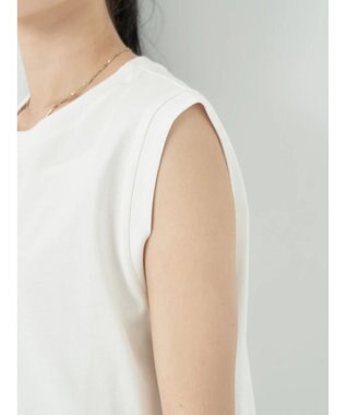 earth music&ecology ノースリーブカットソー（汗じみ防止） Off White