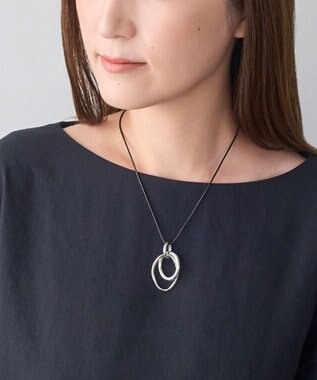 Phoebe 【限定セット】アーバンクロストップコードネックレス×ワンタッチワイドフープミニピアス シルバー