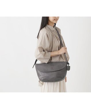  ゴートベーシック フラップショルダーバッグ
