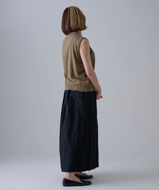 muuc 〈細番手の高級綿糸コットンコーマ糸〉〈洗練された繊維の滑らかな肌触り〉〈お家で洗えるニット〉模様編み ポピーの花リンクス編み ノースリーブブルオーバー カーキブラウン