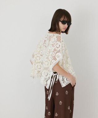 GRACE CONTINENTAL メッシュエンブロイダリーポンチョトップ キナリ