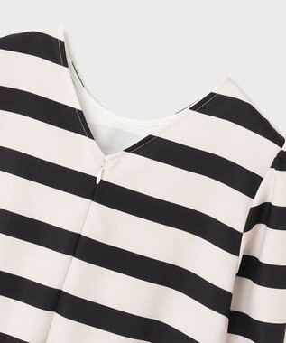 GRACE CONTINENTAL ボーダープリントトップ キナリ