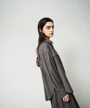 GRACE CONTINENTAL トリアセリネンオーバーシャツ チャコール