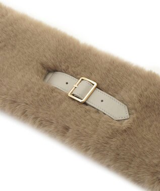 MOONBAT 【大人百花1月号掲載】FURLA フェイクファーマフラー ベルト差し込み ファーティペット ロゴプレート付 ベージュ