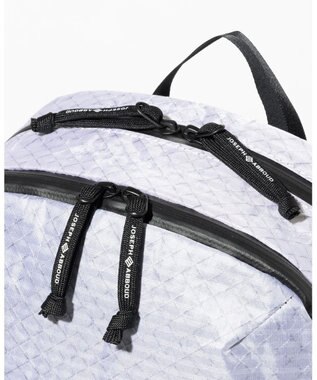 JOSEPH ABBOUD MOUNTAIN 【軽量/ECO撥水】ライトリップストップバックパック　21L ホワイト系
