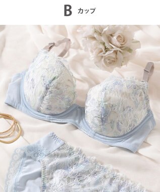 Wing 【マッチミーブラ】　ブラがわたしに合わせてくれる　バストの左右差や個々のバストの状態に柔軟に対応　ウイング／ワコール　KB2002 サックス