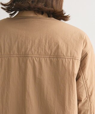 Green Parks シームレスライト中わたノーカラーブルゾン Camel