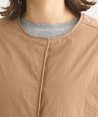 Green Parks シームレスライト中わたノーカラーブルゾン Camel