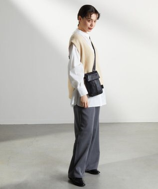 Y'SACCS ナイロン×牛革コンビシリーズ　縦型ポシェット ブラック