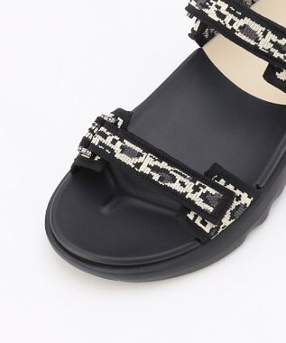 steppi ナロー ストラップ スポーツサンダル レオパード