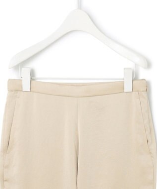 ICB 【MAG×スタイリストコラボ】シャイニーシアーニット×サテンストレートパンツ ブラックニット×ベージュパンツ