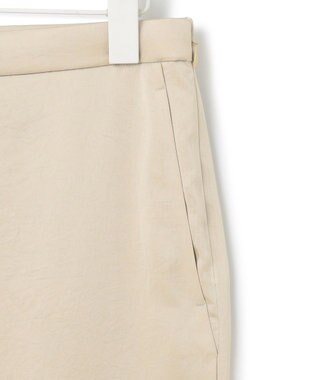 ICB 【MAG×スタイリストコラボ】シャイニーシアーニット×サテンストレートパンツ ブラックニット×ベージュパンツ