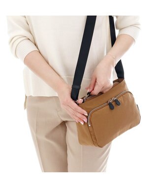 IBIZA プラクティコ　ショルダーバッグ 普通茶