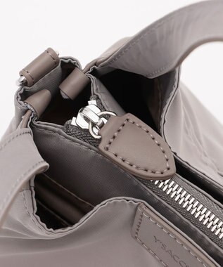 Y'SACCS スクエアすっきりトート SSサイズ グレージュ