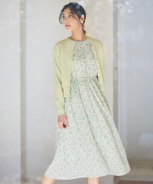 洗える・シワになりにくい】フラワーモチーフプリントデシン  