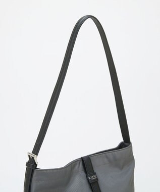 TOPKAPI 【TREASURE TOPKAPI】ナイロン センターベルト 2way ショルダーバッグ　軽量 / 肩掛け ミディアムグレー