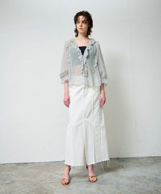 GRACE CONTINENTAL ドットラッフルブラウス ホワイト
