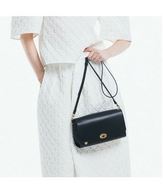 A.D.M.J. 【牛革】ヴィッテリアルマスクエアショルダー NE