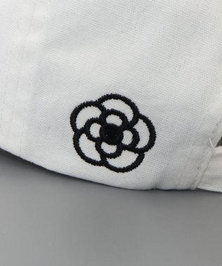 AURORA 【 CLATHAS.（クレイサス）】刺繍チャーム付きキャップ オフホワイト