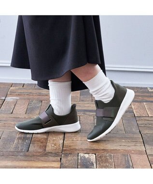 ing <ing>【レイン対応】ストレッチハンズフリースニーカー カーキ