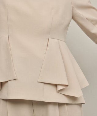 GRACE CONTINENTAL トリアセペプラムトップ ベージュ
