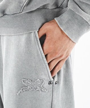 WEGO 【ユニセックス着用ITEM】ブリーチスタッズロゴスウェットパンツ グレー