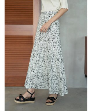 earth music&ecology 揺れる小花柄裾フレアスカート Ivory