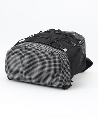 JOSEPH ABBOUD MOUNTAIN 【軽量/ECO撥水/サスティナブル素材/男女兼用】リサイクルリップストップ バックパック 21L ブラック系