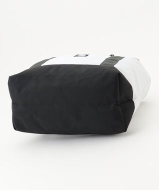 JOSEPH ABBOUD MOUNTAIN 【Flowfold・リサイクル素材】Porter Zipper Tote 16L トートバック ホワイト系