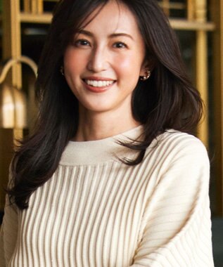 組曲 メタルフラワーフープイヤリング ゴールド系