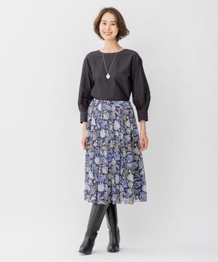 自由区 【速乾性・放湿性・防シワ性】サラサプリント タックスカート ネイビー系5