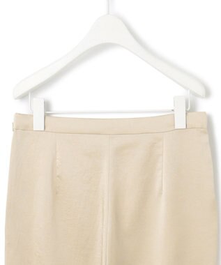 ICB 【MAG×スタイリストコラボ】シャイニーシアーニット×サテンストレートパンツ ブラックニット×ベージュパンツ