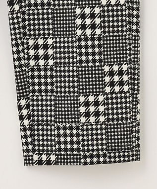 23区GOLF フレンチシックなスタイリングに！【WOMEN】チェック柄 テーパードパンツ ブラック系3