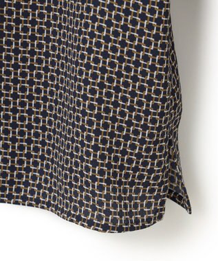 23区 【洗える】スクエアチェーンプリント ブラウス ネイビー系