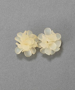 Phoebe マーガレットフラワーカラーピアス  アイボリー アイボリー