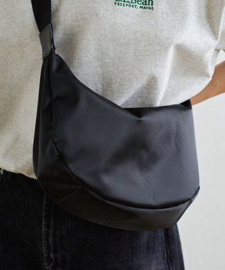 russet ナイロンラウンドショルダーバッグ (CE-1327-WEB) Black2