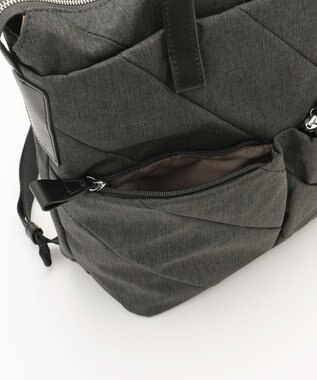 Y'SACCS ストリームラインデイパック ダークグレー