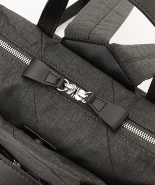 Y'SACCS ストリームラインデイパック ダークグレー