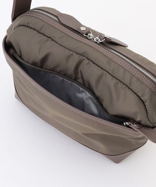 Y'SACCS シルキーリュクスショルダーバッグ ベージュ系その他