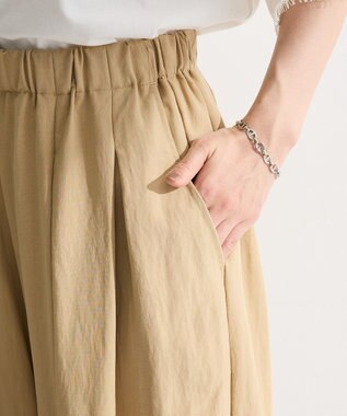 Green Parks 接触冷感イージーワイドタックパンツ Beige