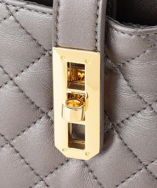 LA BAGAGERIE シープキルトWストラップスクエアショルダー ガンメタリック