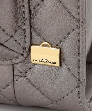 LA BAGAGERIE シープキルトWストラップスクエアショルダー ガンメタリック