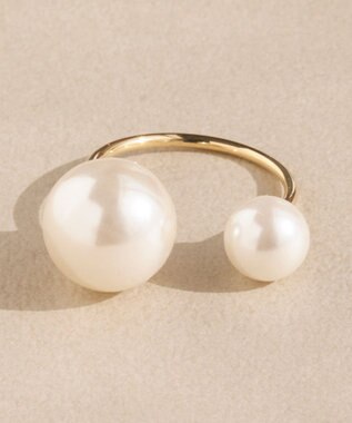 Phoebe 〈シリーズ累計販売10000点突破！〉≪TV番組着用商品≫Eye catchingパールリング ゴールド