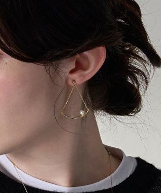Phoebe 【金属アレルギー対応】スライヴパールトライアングルピアス　ゴールド/ニッケルフリー ゴールド