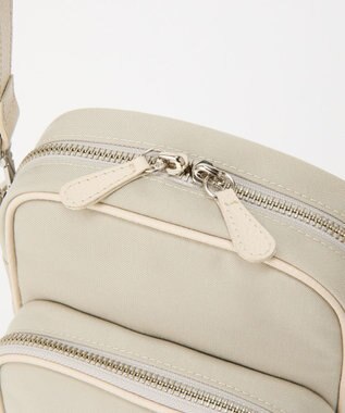 russet コーデュラナイロンスクエアショルダーバッグ(CE-1751) L.Greige