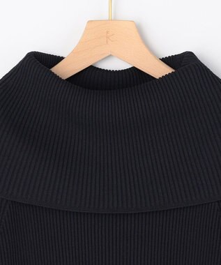 組曲 S 【先行予約・WEB限定】クリアストレッチオフショルダー ニット ブラック系