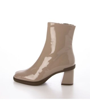 MODE ET JACOMO <carino>【レイン対応】スクエアトゥブロックヒールブーツ ベージュエナメル