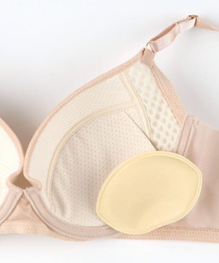 Wing ブラジャー 汗のベタつきや不快感を軽減 軽やかなつけごこち 背中すっきり 【夏のうすかるブラ】 春 夏 KB2873 ウイング／ワコール ベージュ