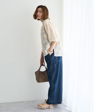 YECCA VECCA フリルVネック刺繍シアーシャツ Ivory