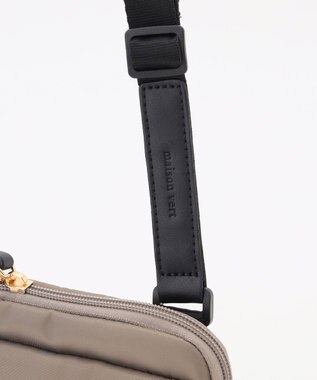 LA BAGAGERIE 【maison vert】 【撥水】撥水ナイロン多機能ポシェット グレージュ